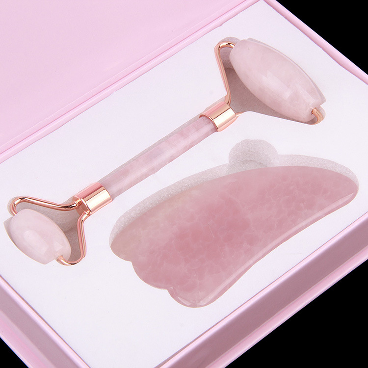Wałek do masażu z różowego kwa – Jade Roller Stone recenzja i cena
